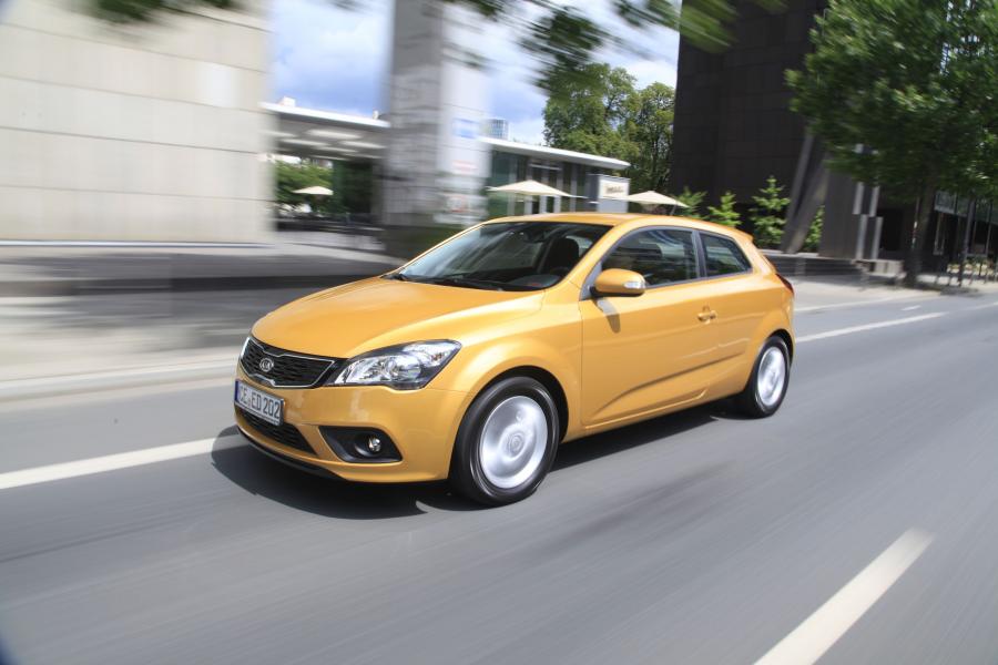  Kia pro_cee&rsquo;d EcoDynamics 2011 года  (фото 38 из 133)